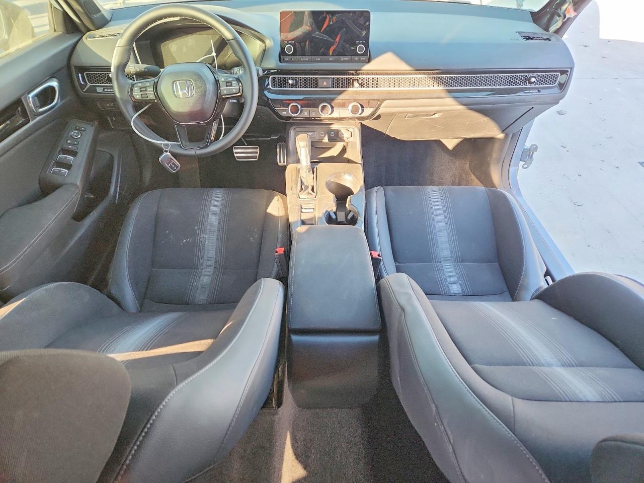 2026 Honda Civic Sport - zdjęcie 8