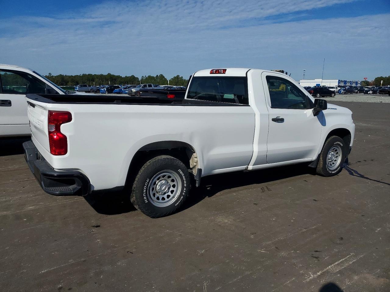 2021 Chevrolet Silverado C1500 - zdjęcie 3