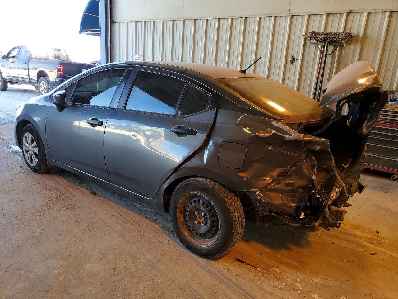 2021 Nissan Versa S - zdjęcie 2