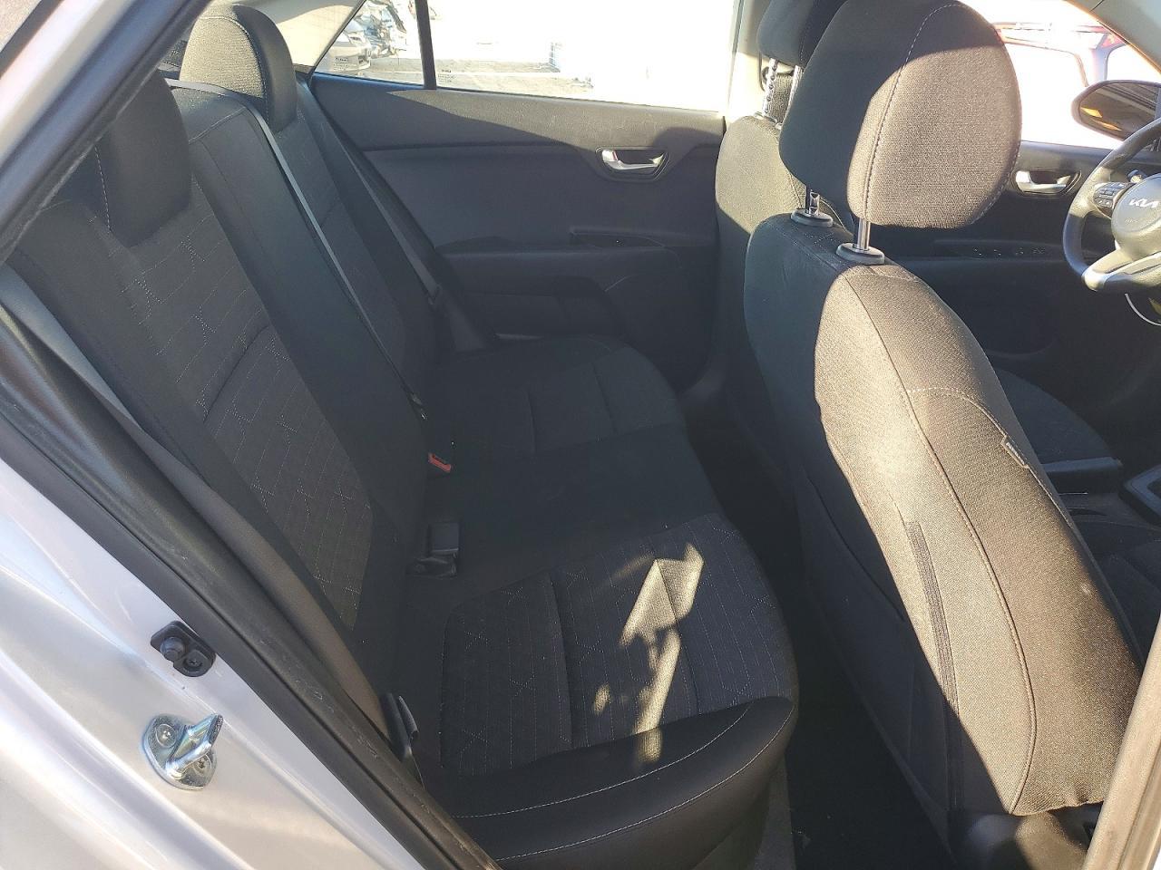 2022 Kia Rio Lx - zdjęcie 10