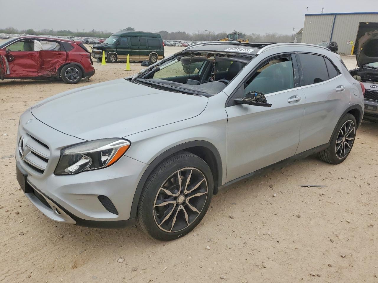 2015 Mercedes-Benz Gla 250 4Matic - zdjęcie główne