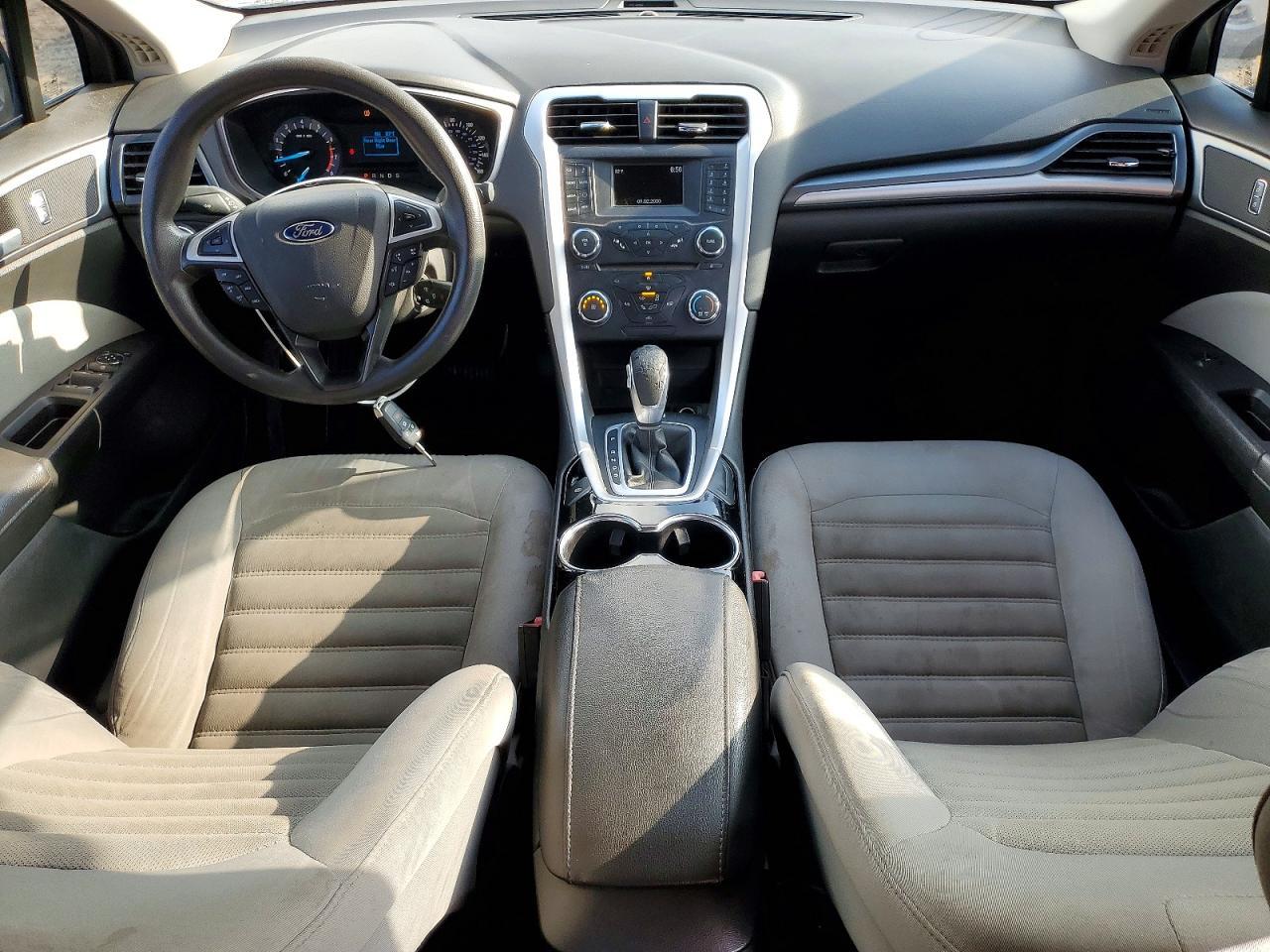 2015 Ford Fusion S - zdjęcie 8