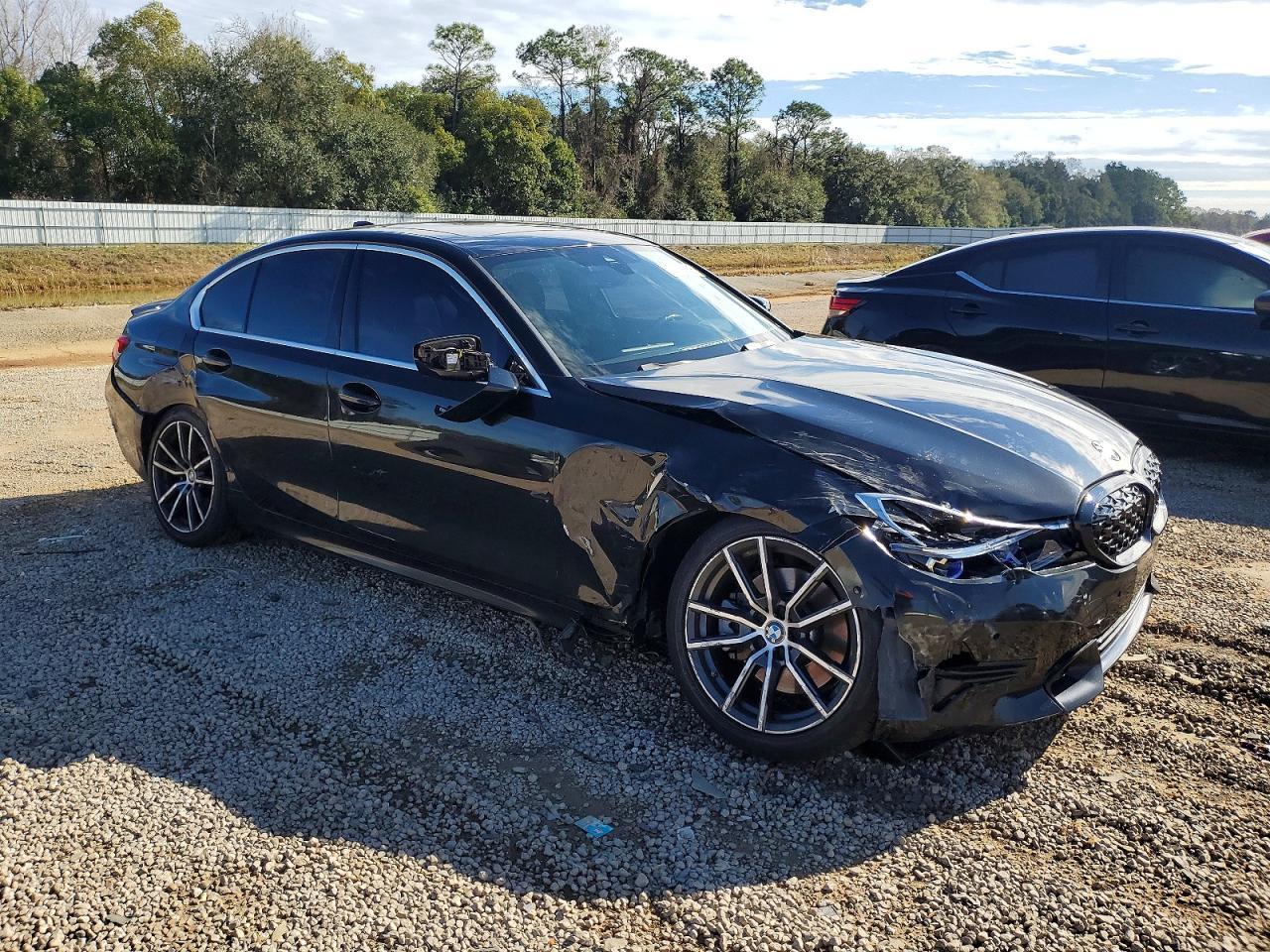 2019 BMW 330I - zdjęcie 4