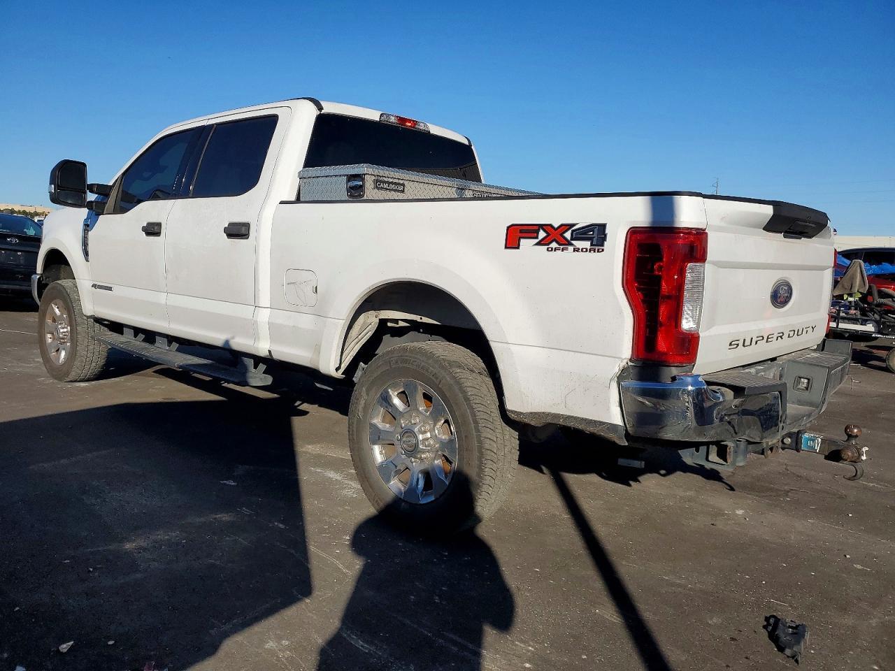 2019 Ford F250 Super Duty - zdjęcie 2