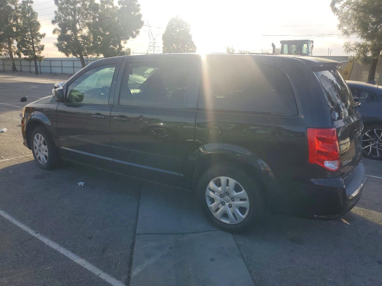 2015 Dodge Grand Caravan Se - zdjęcie 2