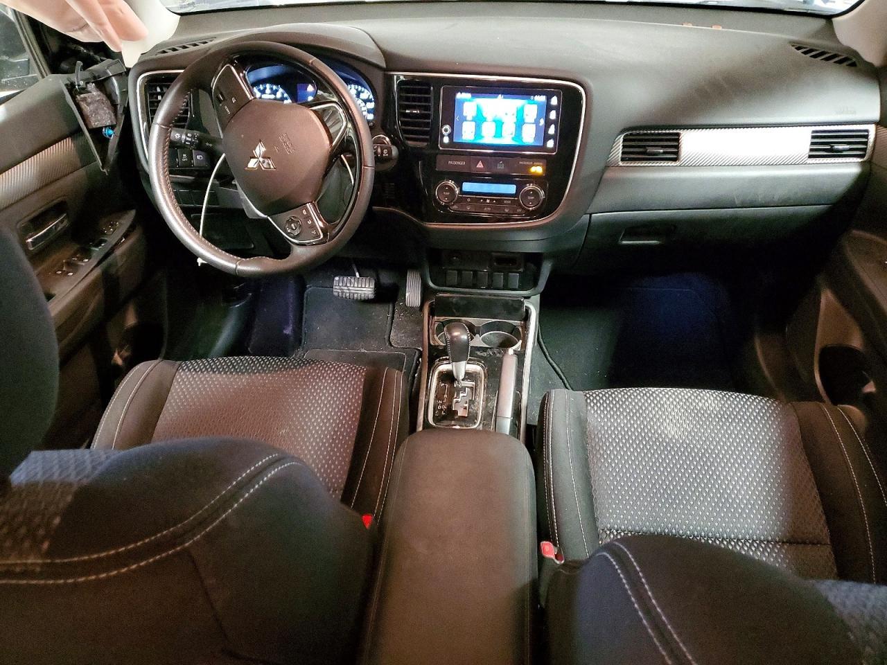 2018 Mitsubishi Outlander Se - zdjęcie 8