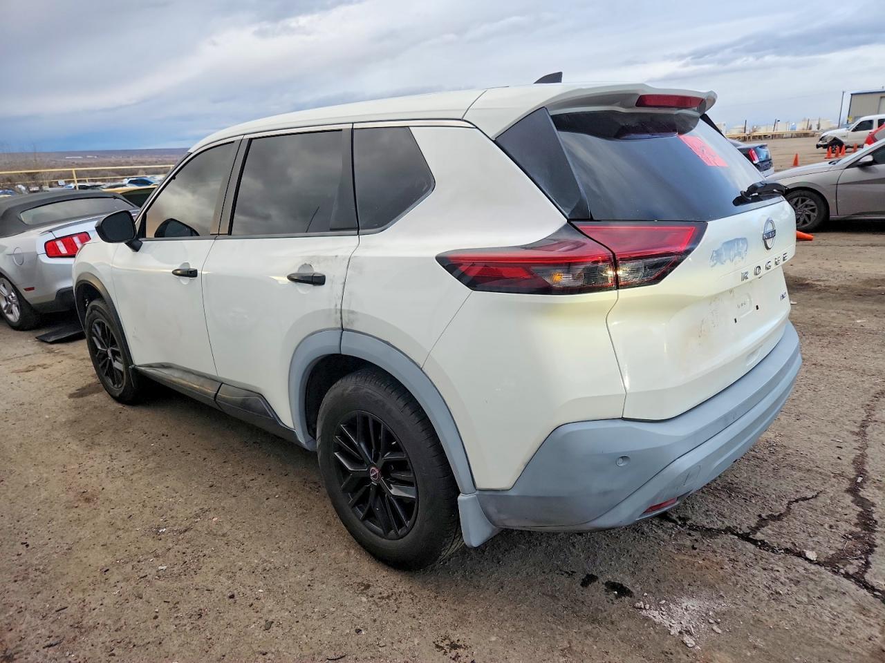 2022 Nissan Rogue S - zdjęcie 2