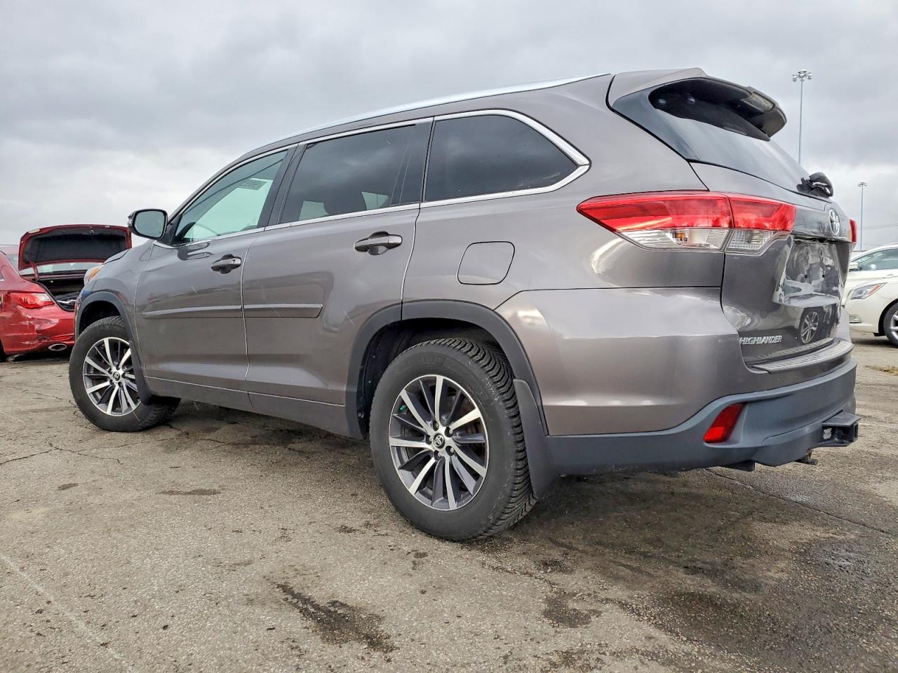 2017 Toyota Highlander Se - zdjęcie 2
