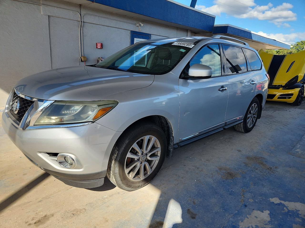 2014 Nissan Pathfinder S - zdjęcie główne