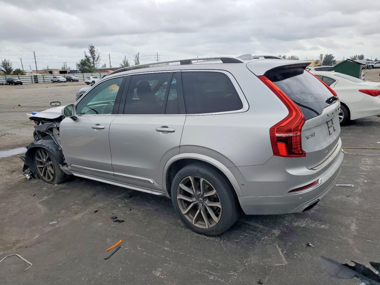 2017 Volvo Xc90 T6 - zdjęcie 2