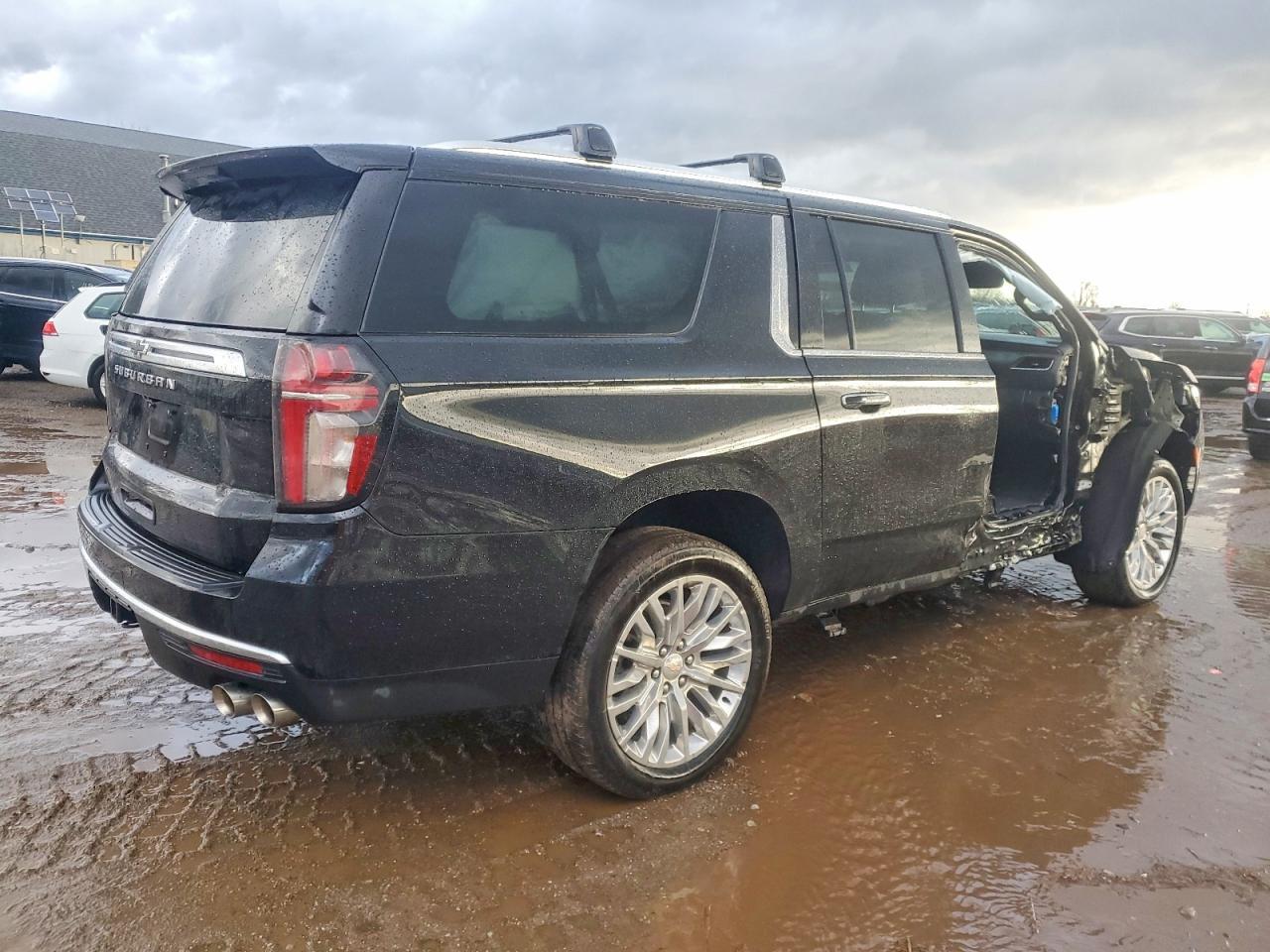2023 Chevrolet Suburban K1500 High Country - zdjęcie 3