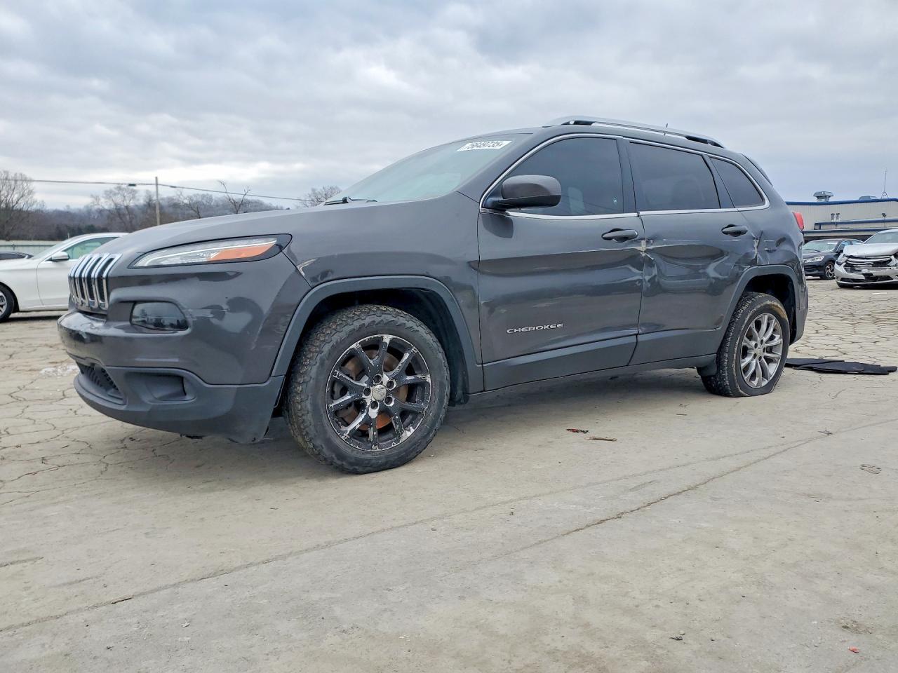 2017 Jeep Cherokee Latitude - zdjęcie główne