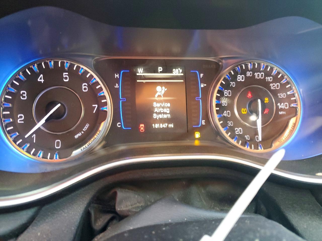 2015 Chrysler 200 - zdjęcie 9