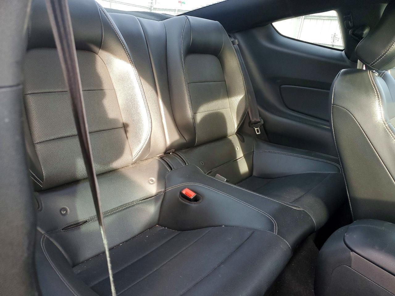 2020 Ford Mustang - zdjęcie 10