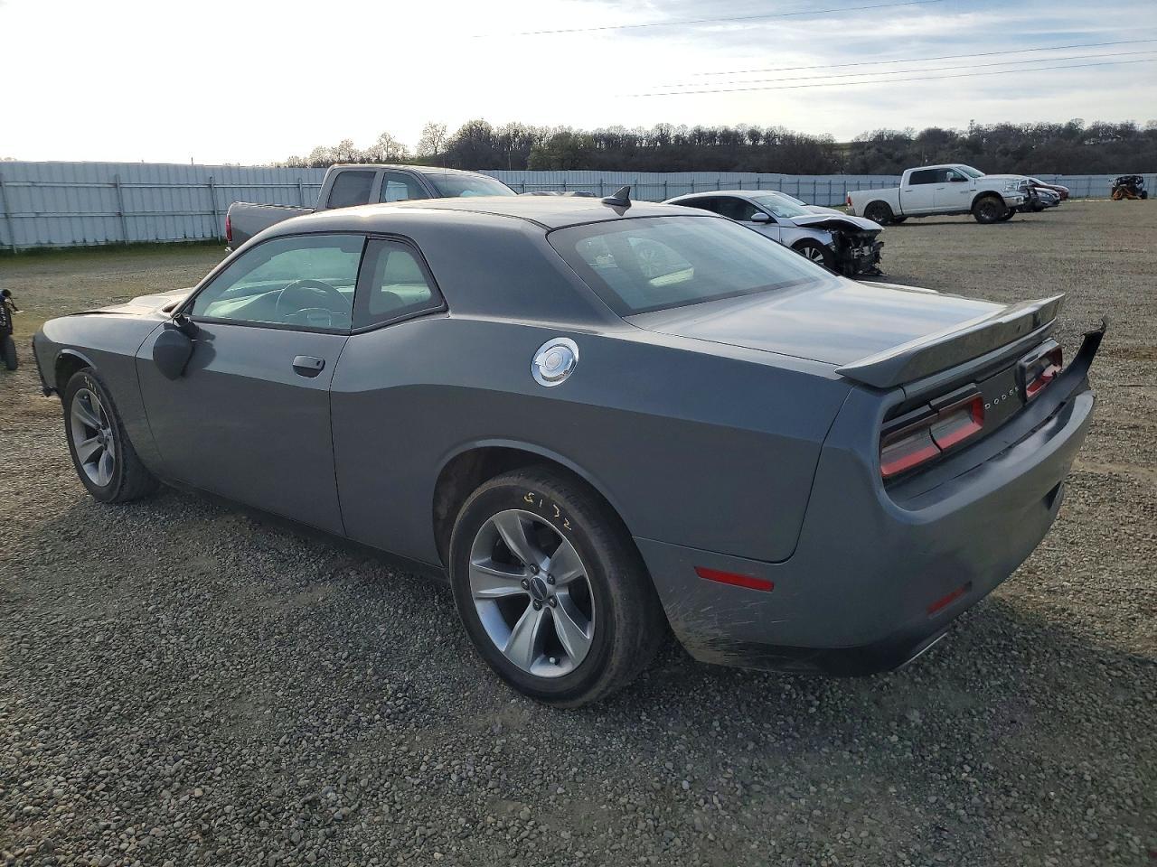 2018 Dodge Challenger Sxt - zdjęcie 2