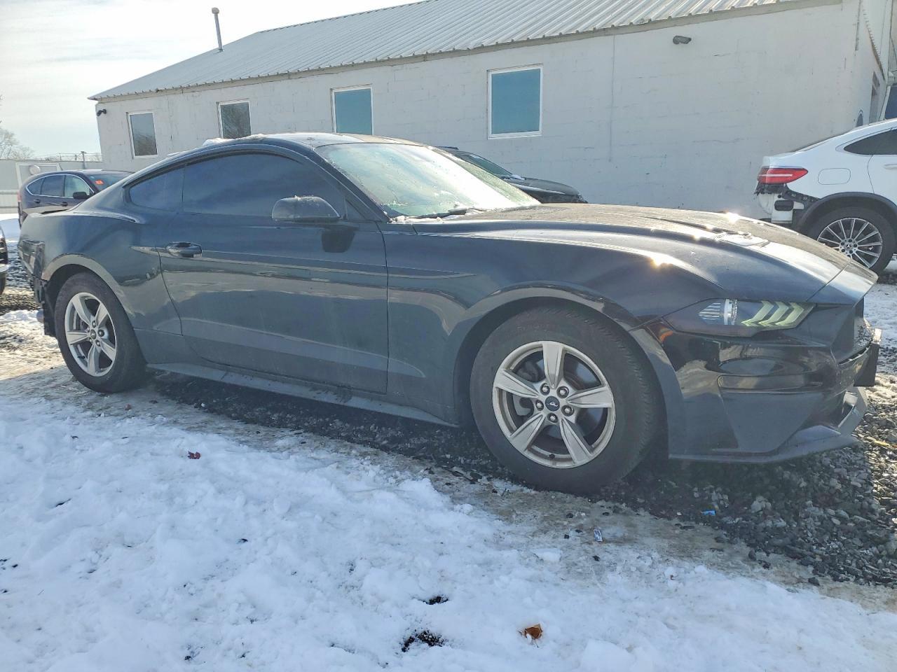 2020 Ford Mustang - zdjęcie 4