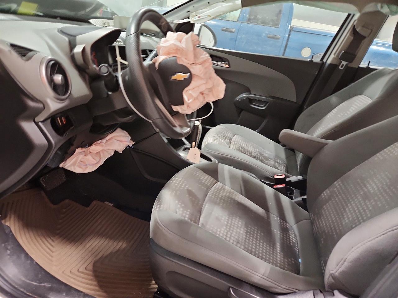 2014 Chevrolet Sonic Ls - zdjęcie 7