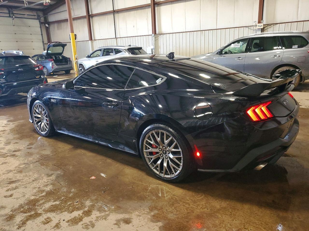 2024 Ford Mustang Gt - zdjęcie 2