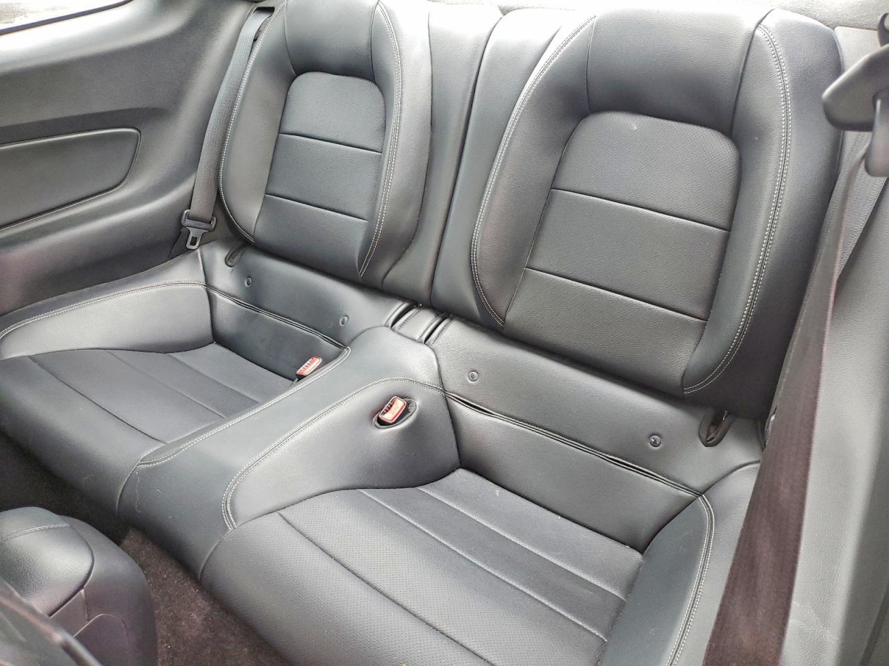 2015 Ford Mustang - zdjęcie 10