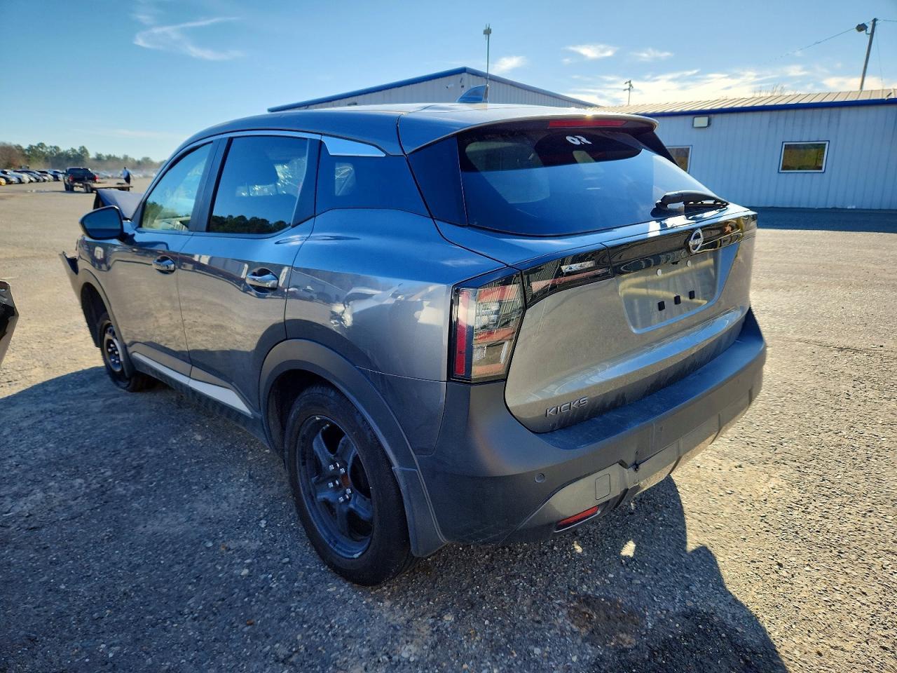 2025 Nissan Kicks Sv - zdjęcie 2