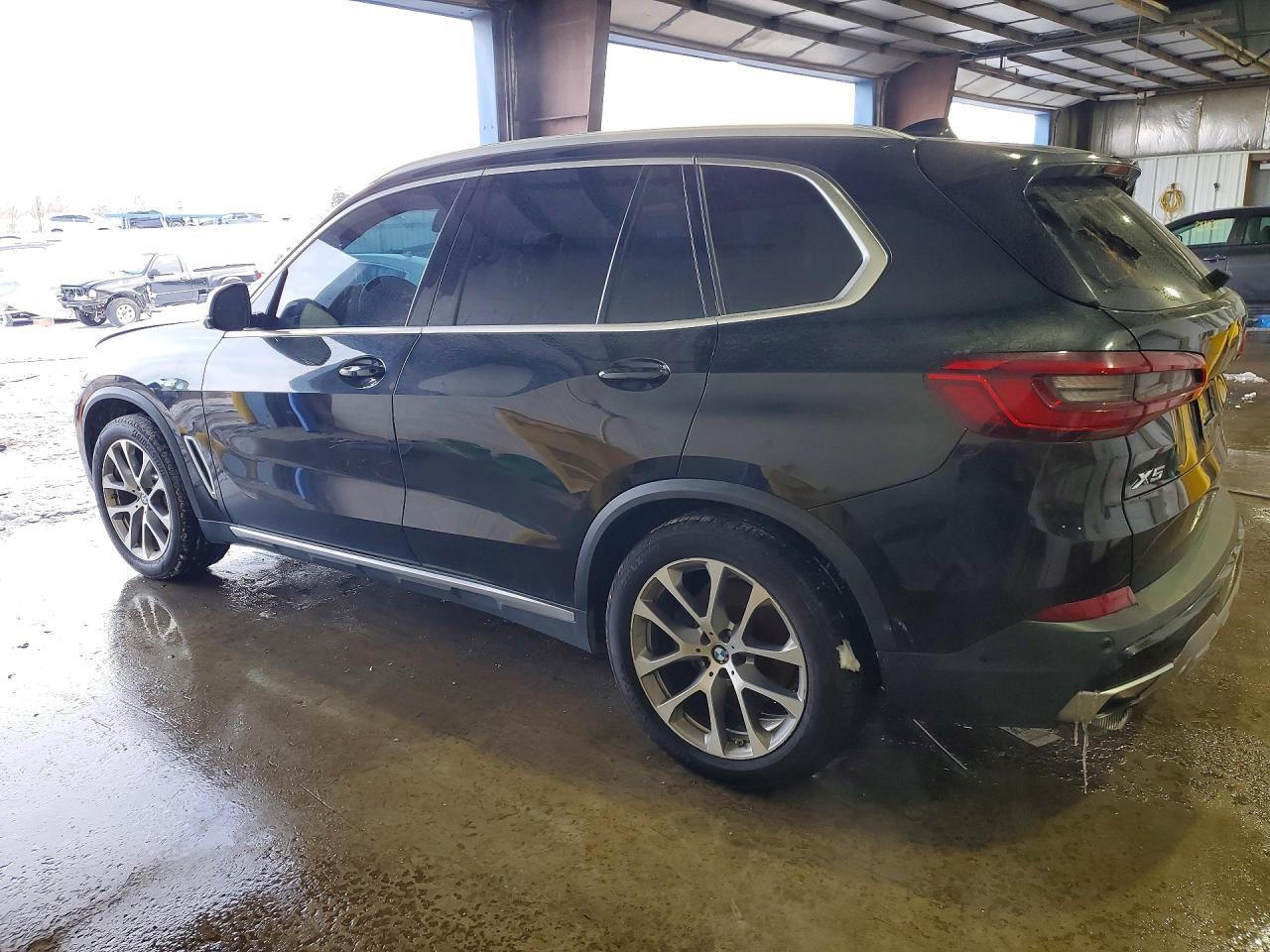 2019 BMW X5 xDrive40I - zdjęcie 2