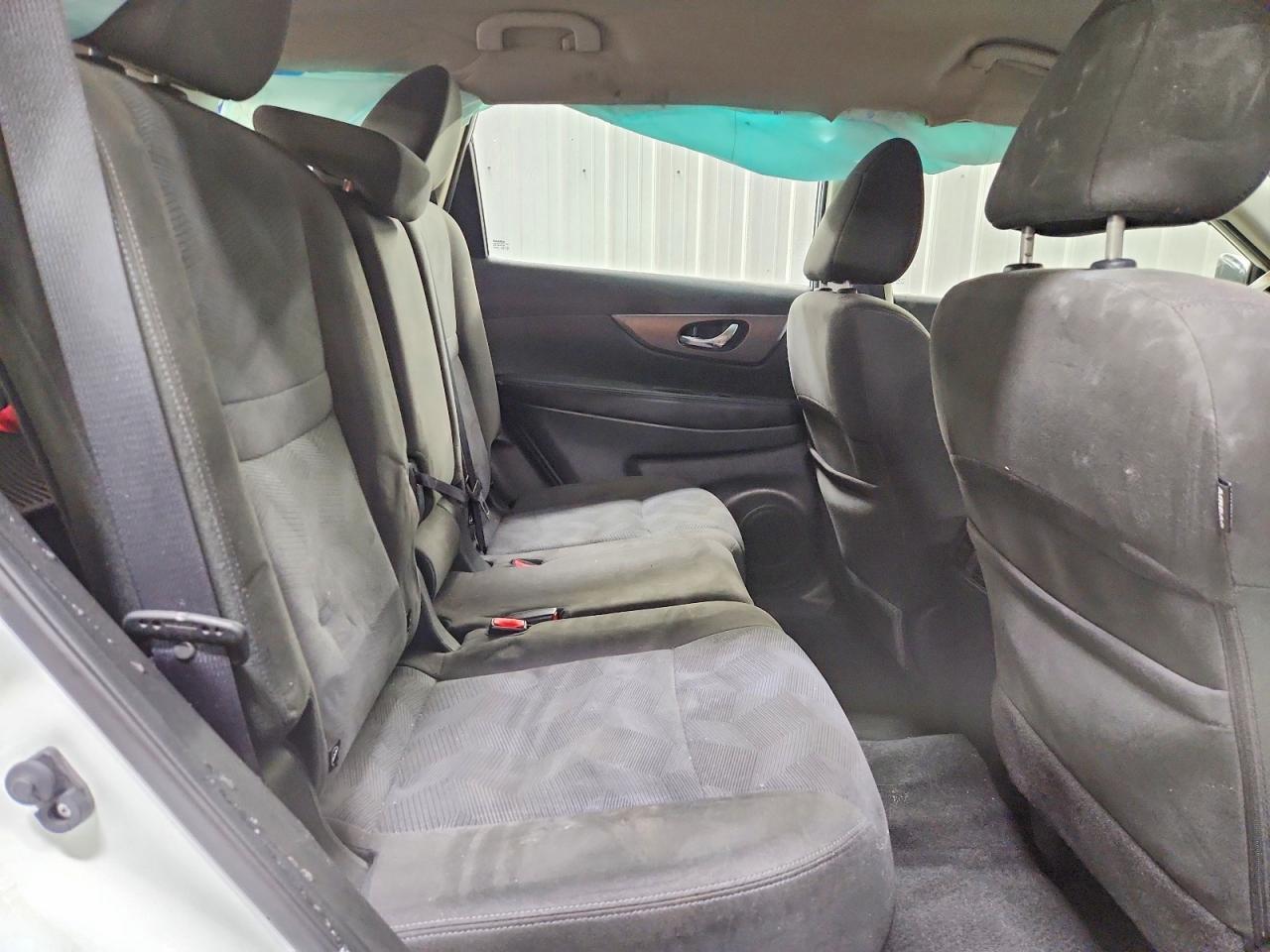 2015 Nissan Rogue S - zdjęcie 10