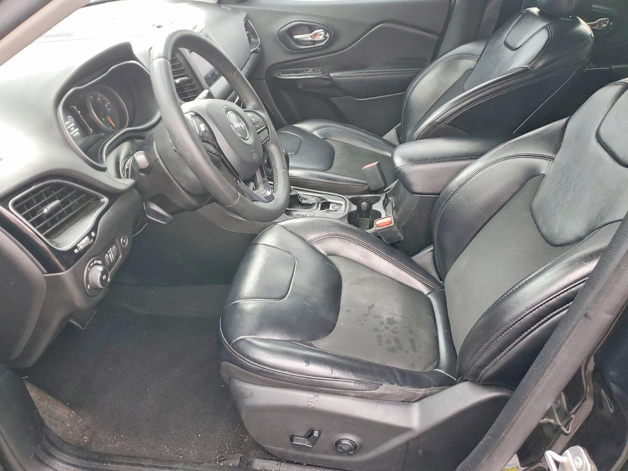 2020 Jeep Cherokee Latitude Plus - zdjęcie 7