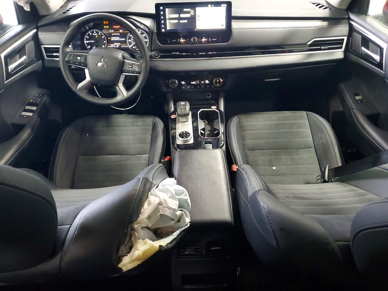 2025 Mitsubishi Outlander Se - zdjęcie 8