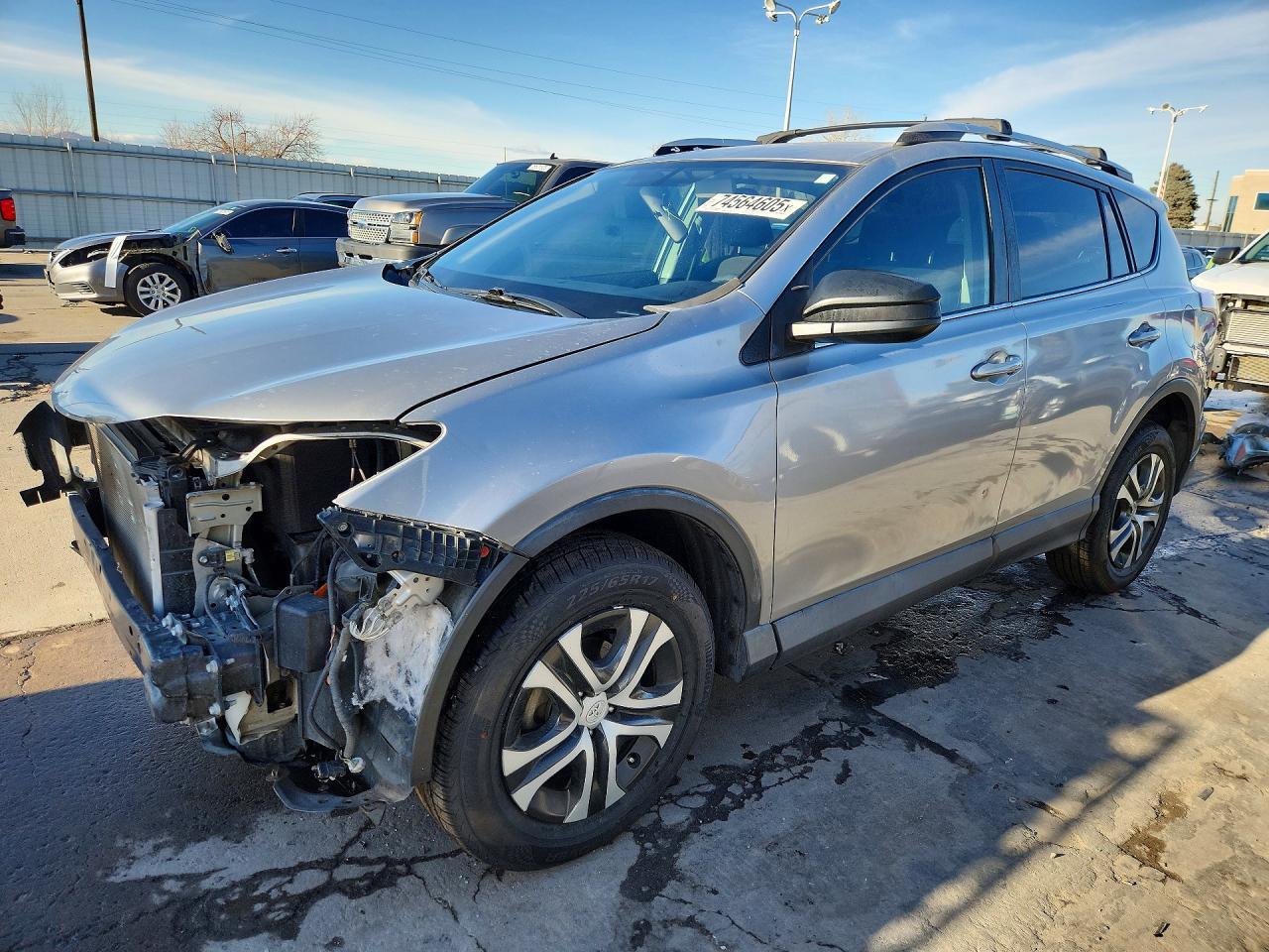 2016 Toyota Rav4 Le - zdjęcie główne