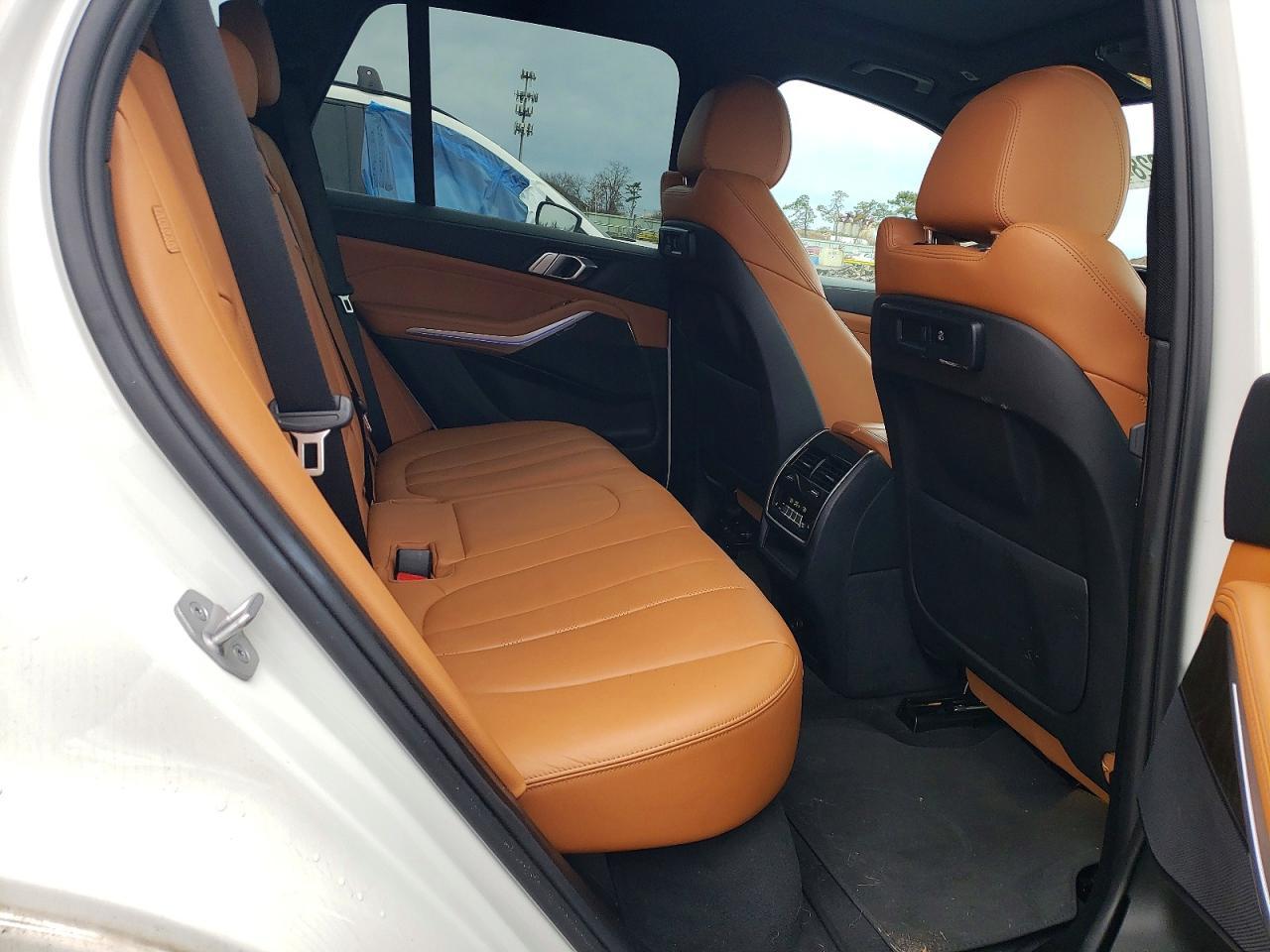 2022 BMW X5 xDrive40I - zdjęcie 11