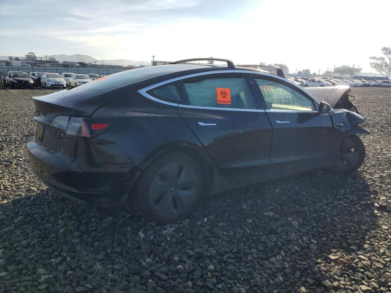 2019 Tesla Model 3 - zdjęcie 3