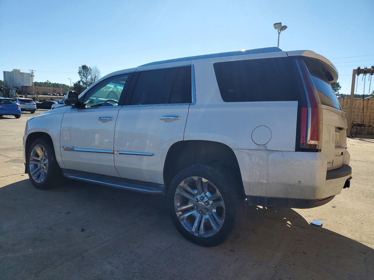 2018 Cadillac Escalade Luxury - zdjęcie 2
