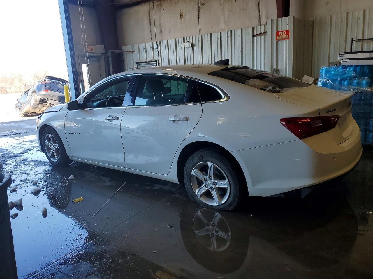 2020 Chevrolet Malibu Ls - zdjęcie 2