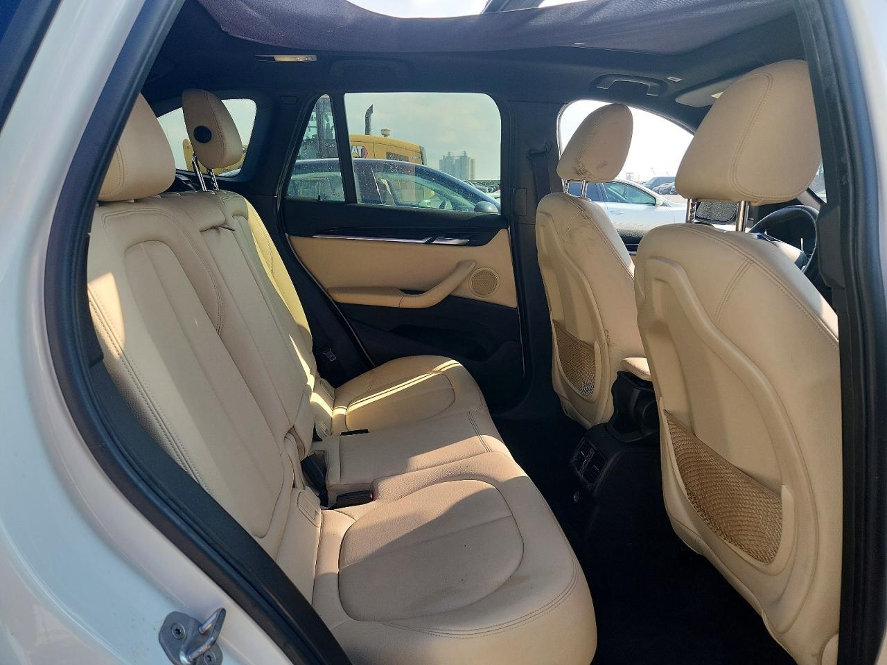 2016 BMW X1 xDrive28I - zdjęcie 11