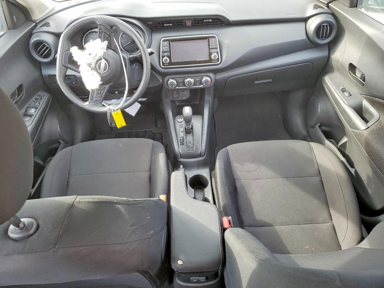 2025 Nissan Kicks Play S - zdjęcie 8