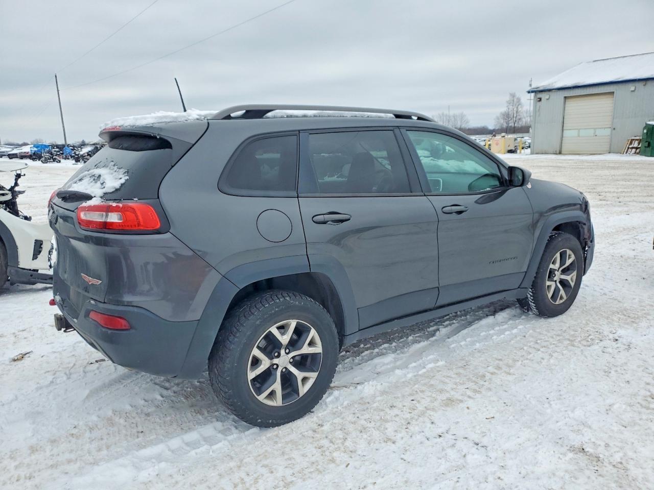 2016 Jeep Cherokee Trailhawk - zdjęcie 3