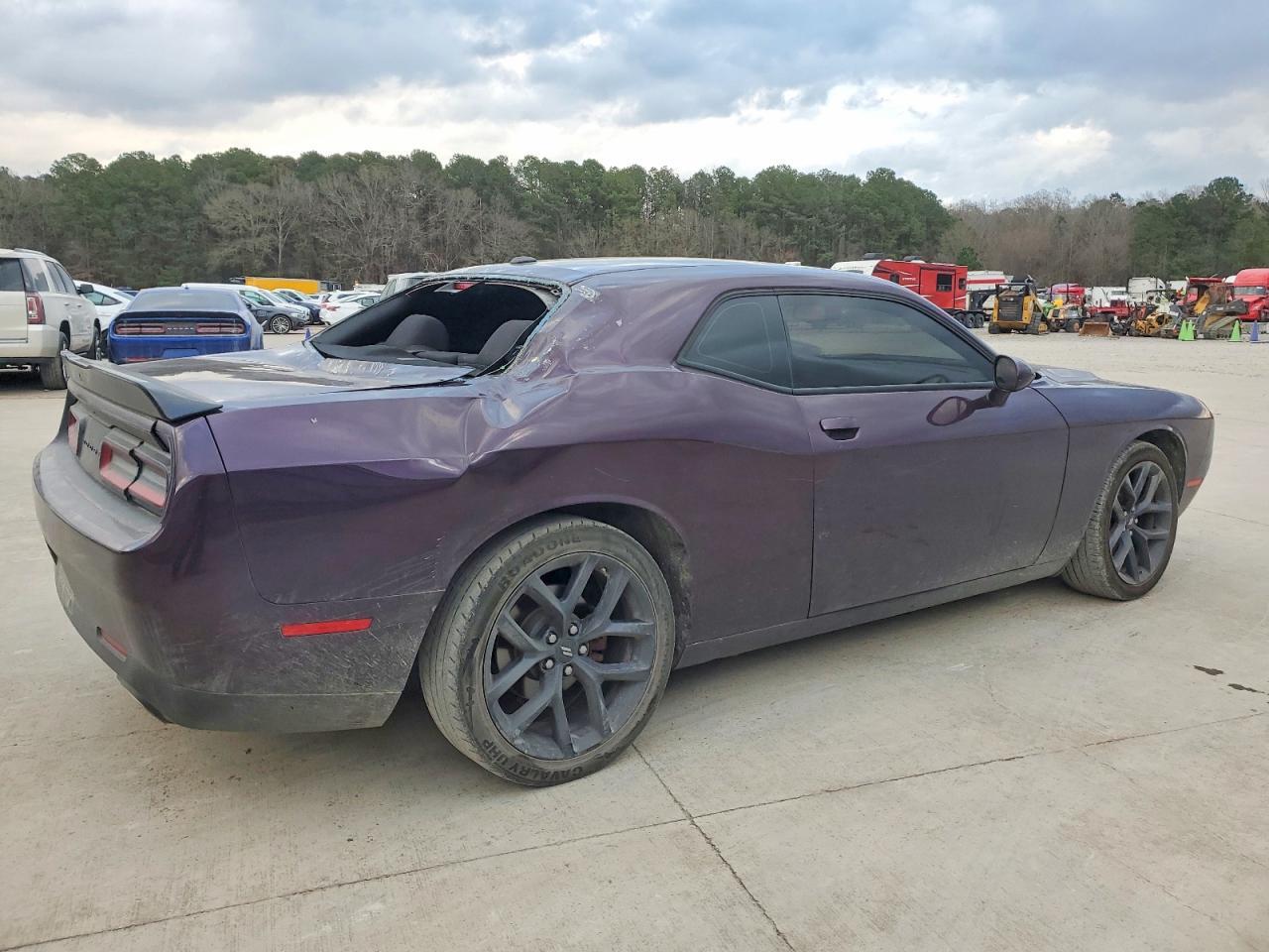 2022 Dodge Challenger Sxt - zdjęcie 3