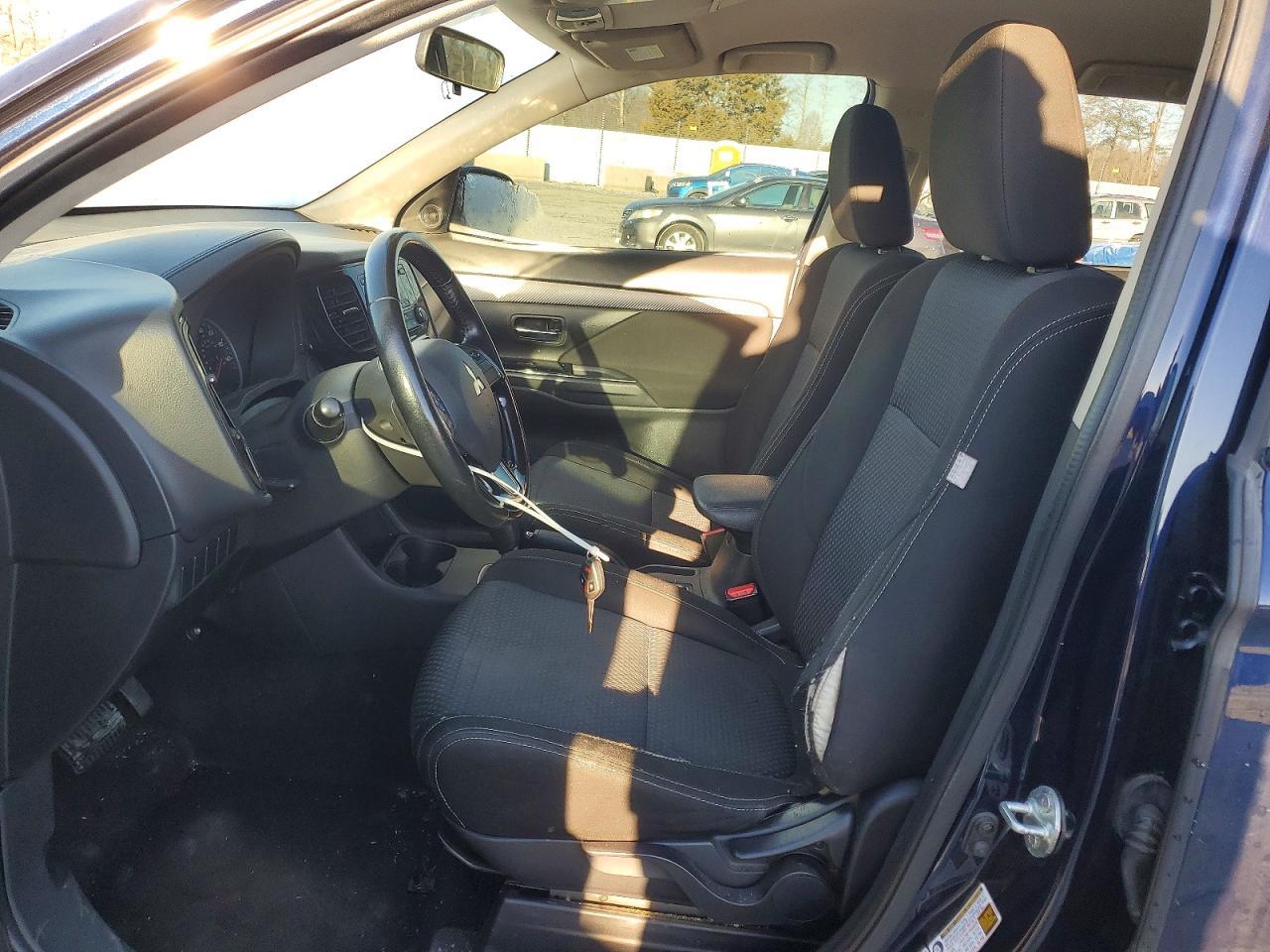 2016 Mitsubishi Outlander Es - zdjęcie 7
