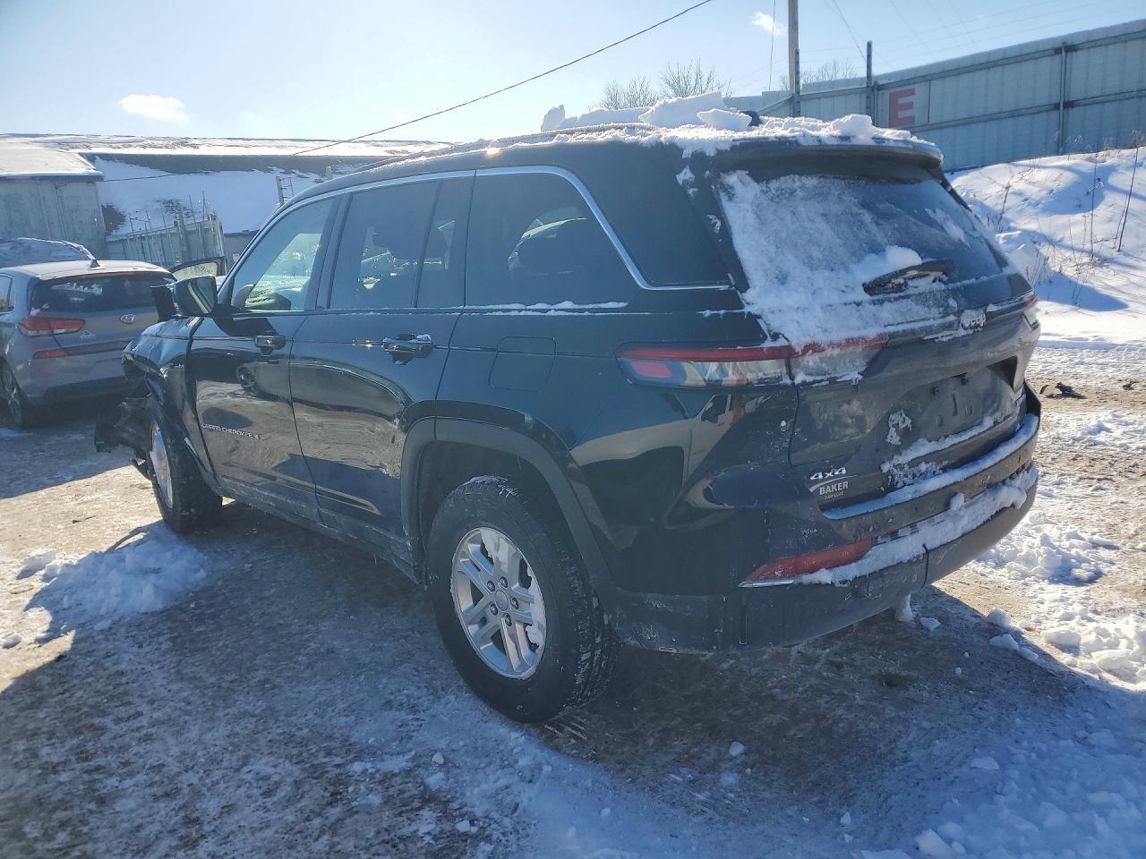 2023 Jeep Grand Cherokee Laredo - zdjęcie 2