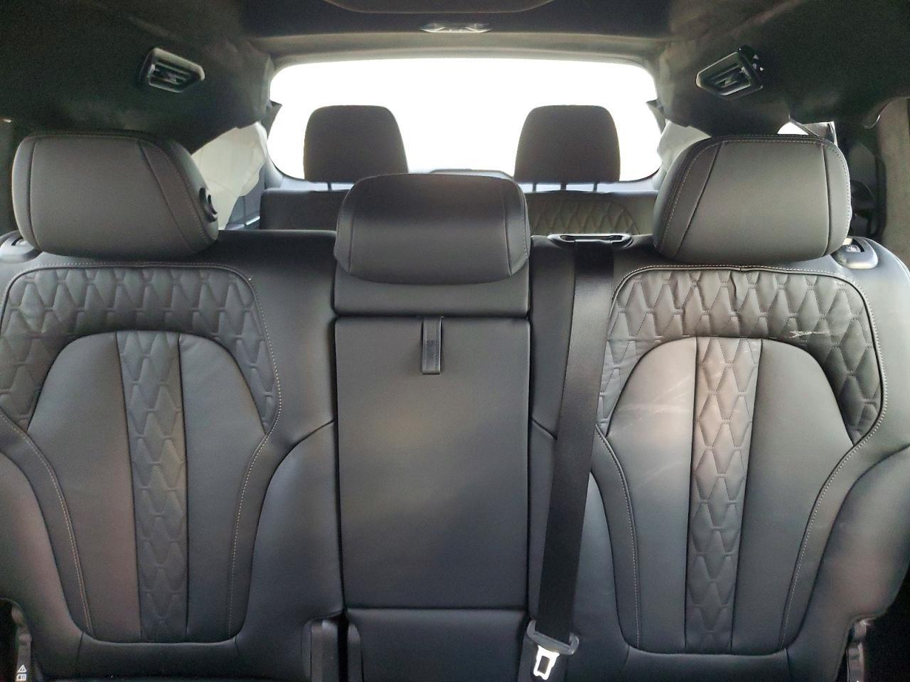 2026 BMW X7 M60I - zdjęcie 10