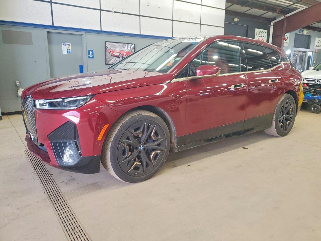 2023 BMW Ix M60 - zdjęcie główne