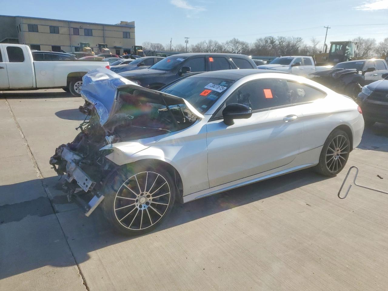 2017 Mercedes-Benz C 300 - zdjęcie główne