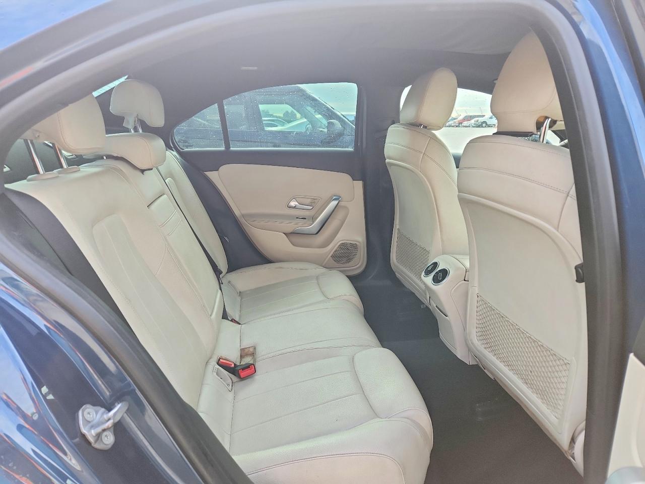 2019 Mercedes-Benz A 220 - zdjęcie 10