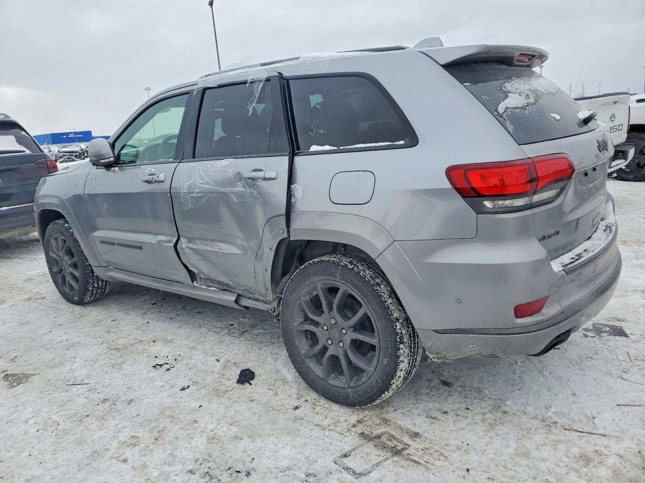 2021 Jeep Grand Cherokee Overland - zdjęcie 2