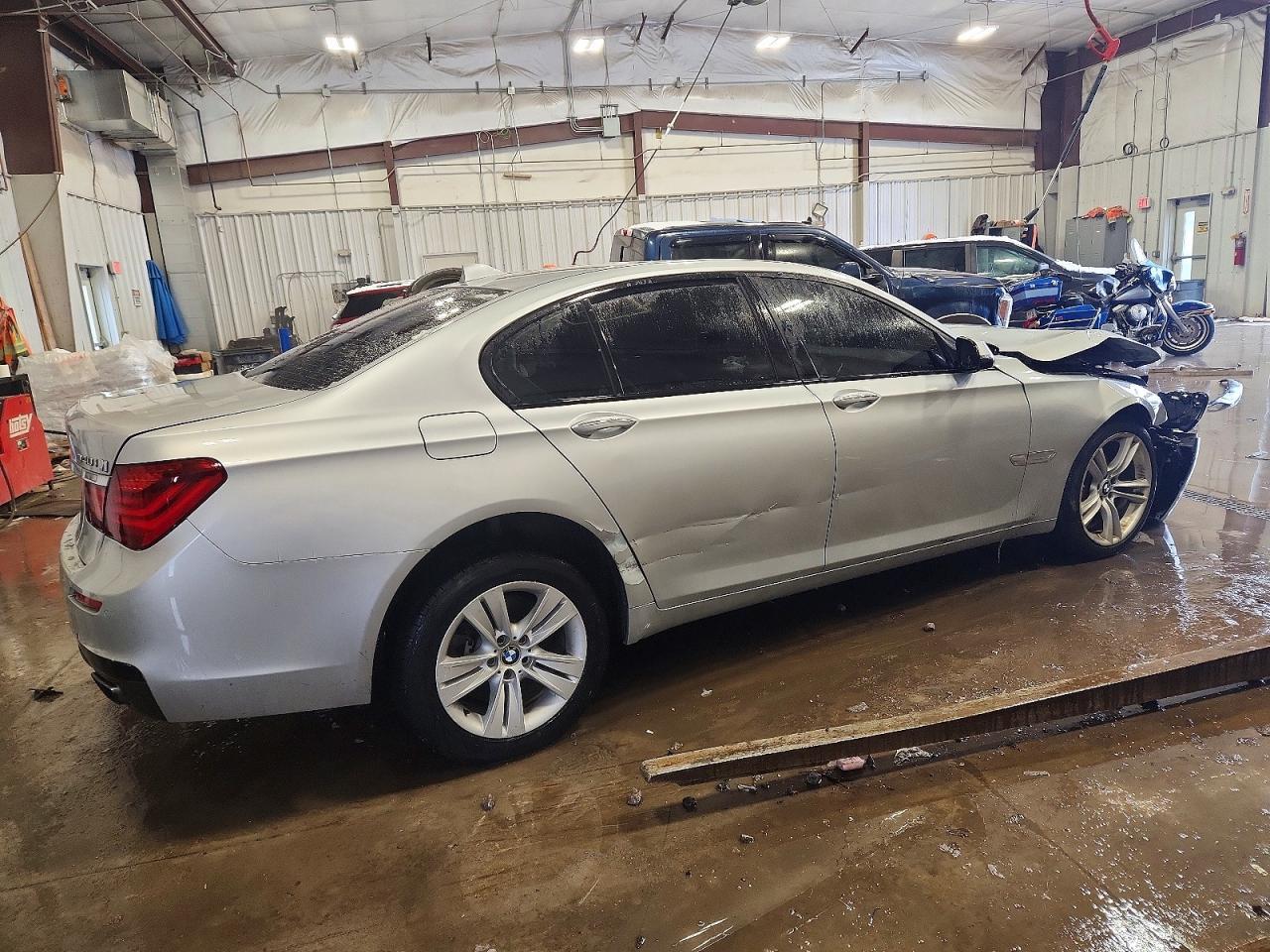 2013 BMW 740 I - zdjęcie 3