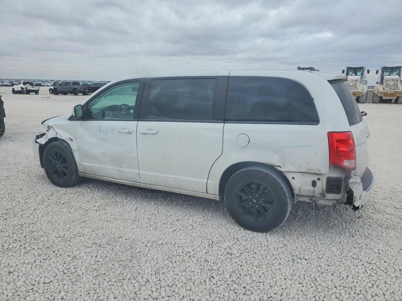 2019 Dodge Grand Caravan Gt - zdjęcie 2