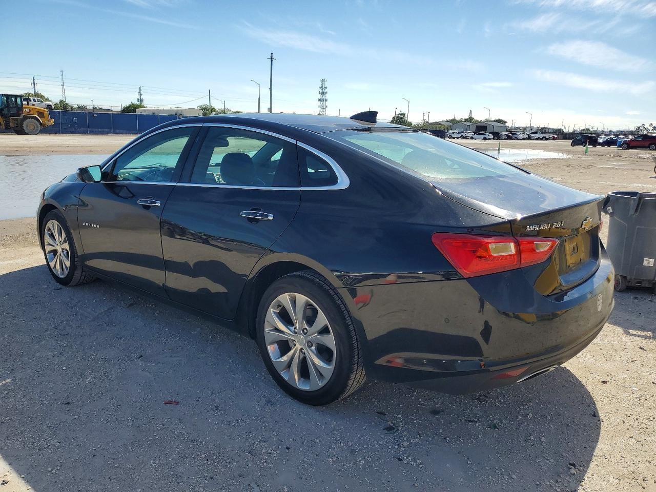 2018 Chevrolet Malibu Premier - zdjęcie 2