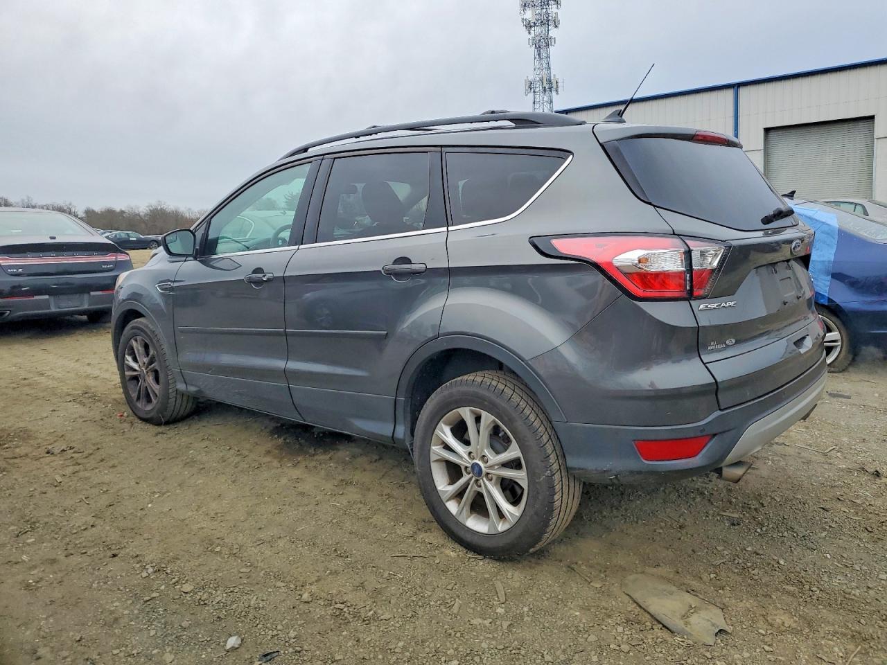 2018 Ford Escape Sel - zdjęcie 2