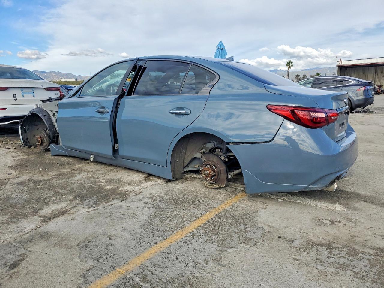 2022 Infiniti Q50 Red Sport 400 - zdjęcie 2