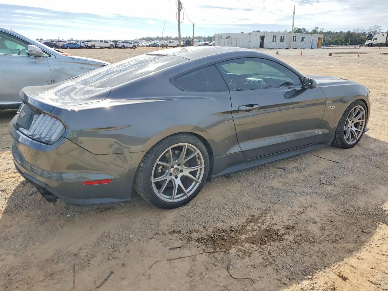 2017 Ford Mustang Gt - zdjęcie 3